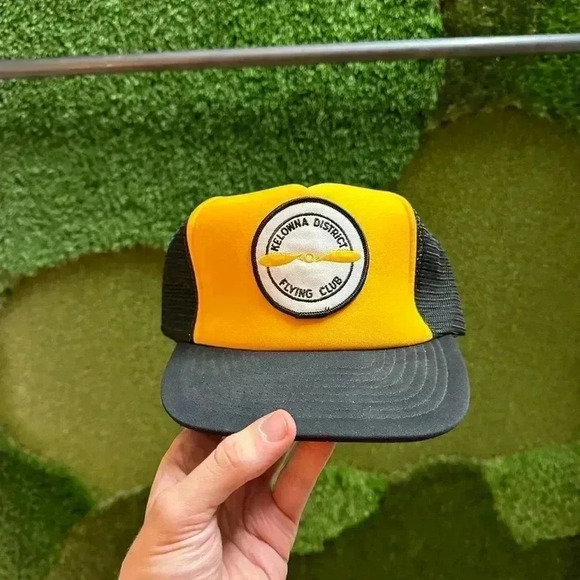 Vintage Other - Vintage 1980s Kelowna Flying Club  Trucker Hat